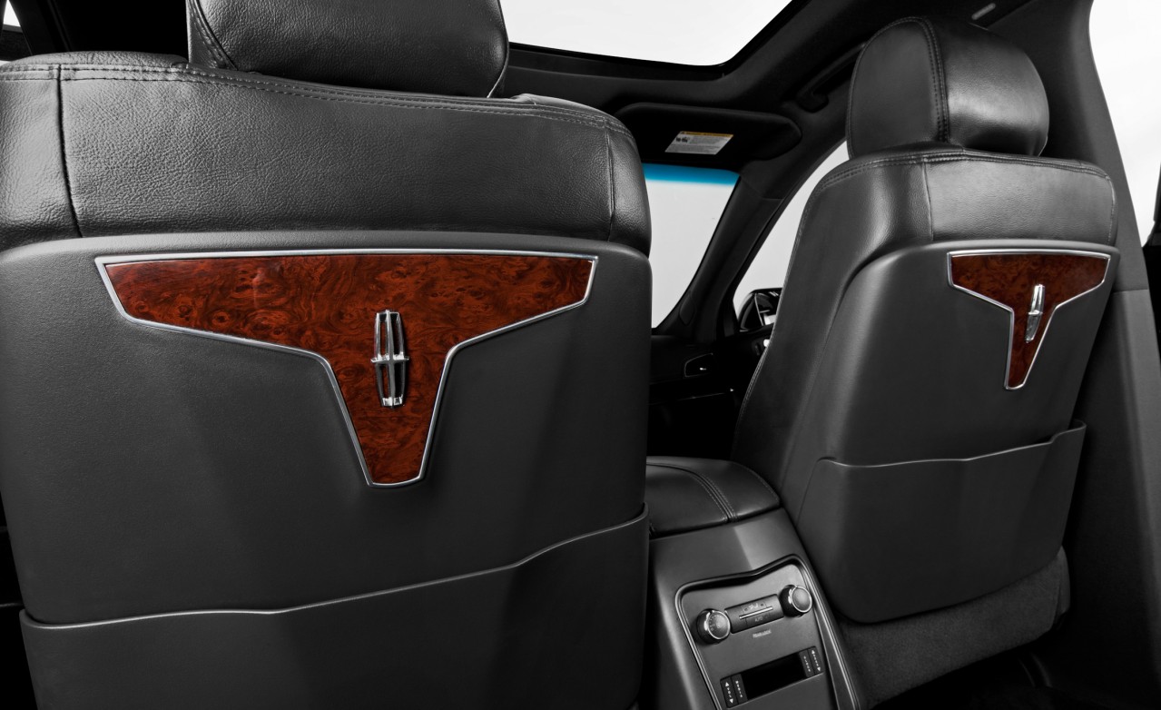 Lincoln-MKT-interior-seats